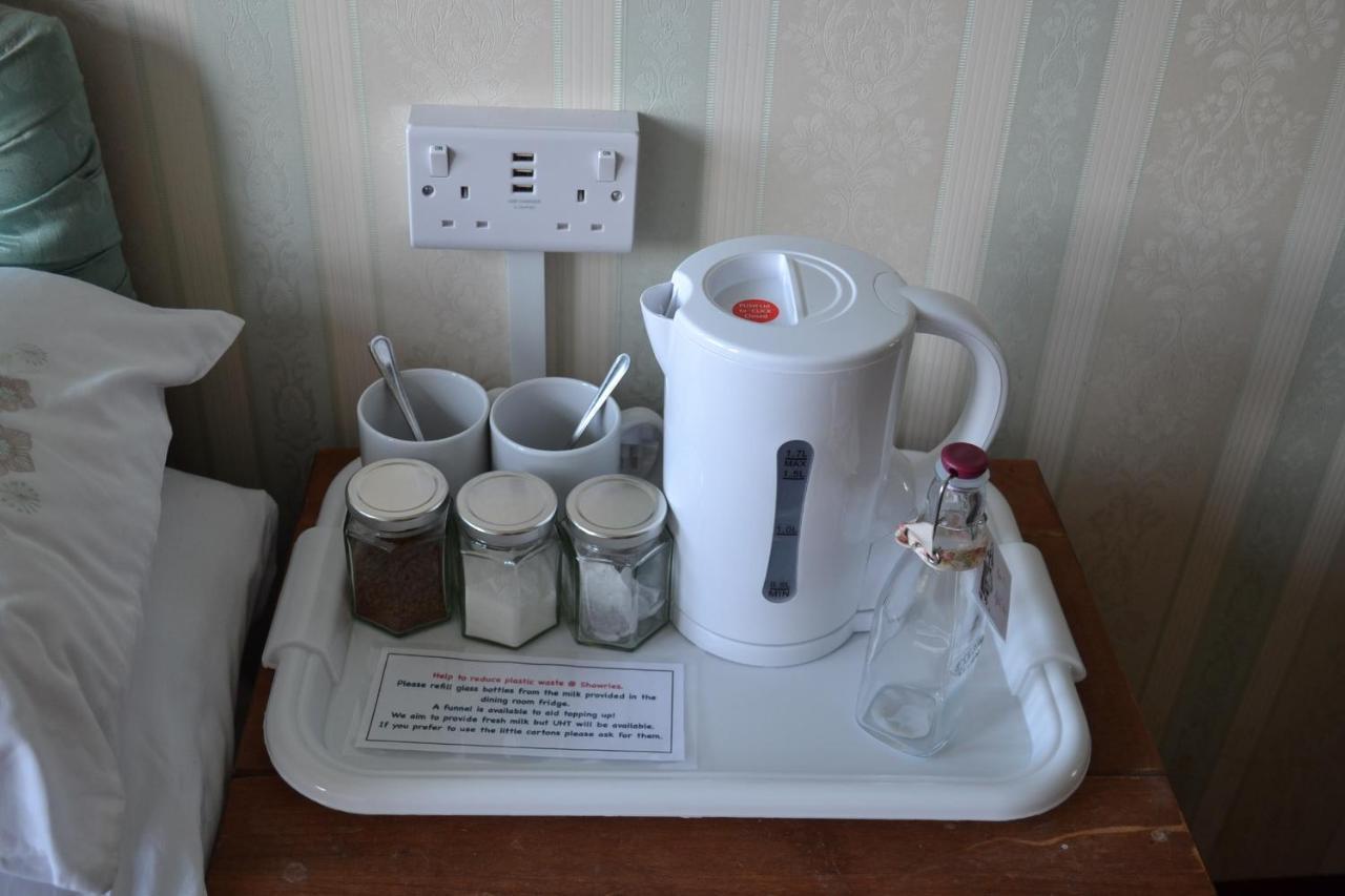 Bed & Breakfast Shawries Blackpool