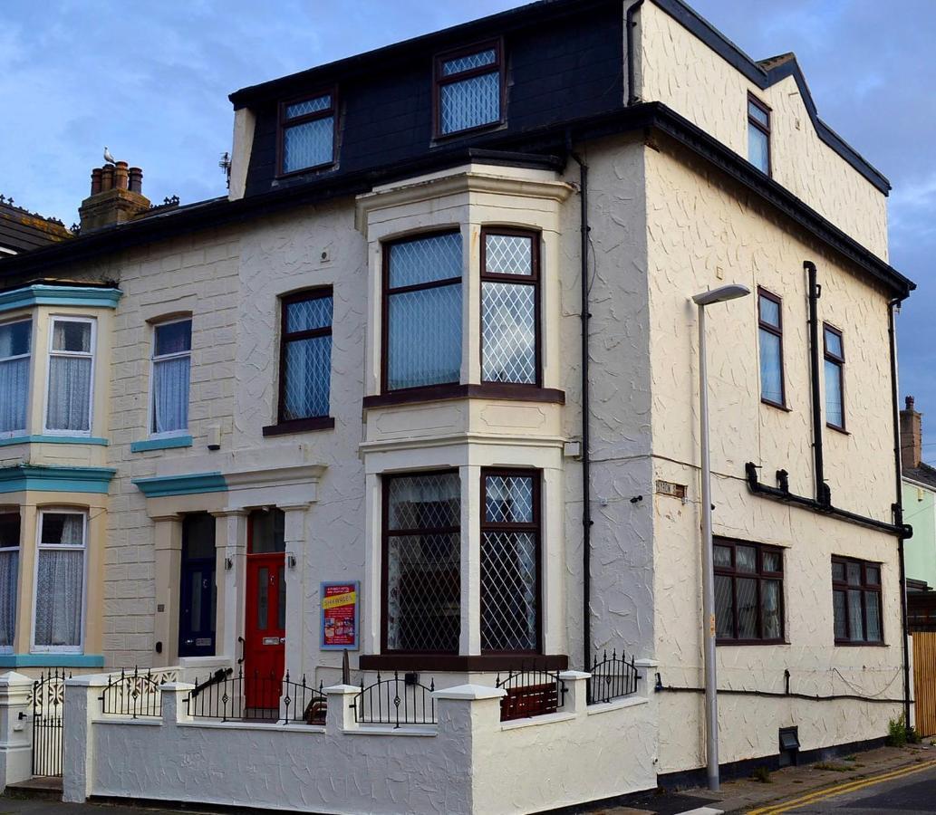 Bed & Breakfast Shawries Blackpool