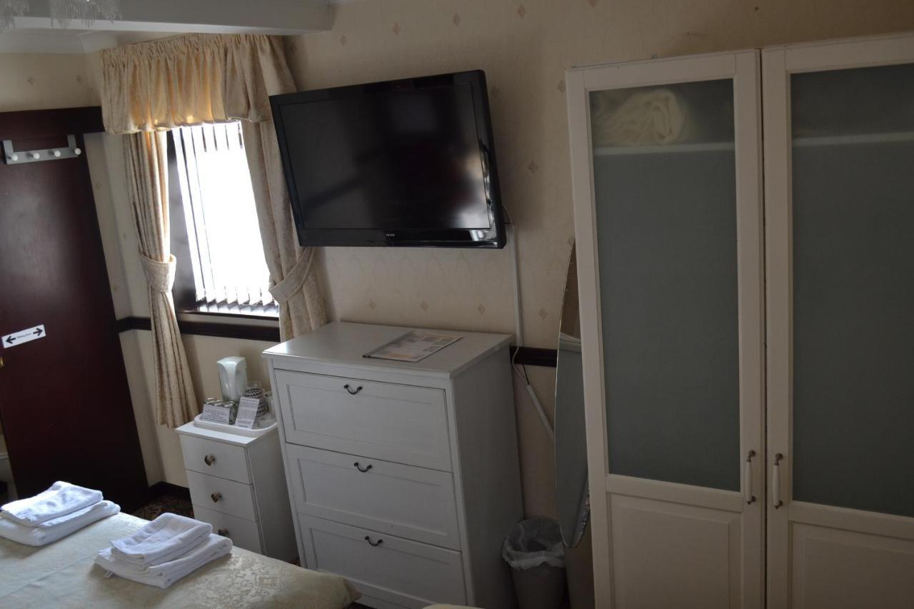 Shawries Bed & Breakfast Blackpool