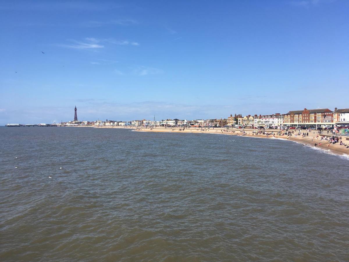 Shawries 2* Blackpool
